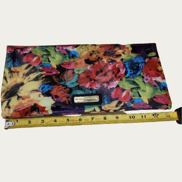 SPRING Floral Steve Madden Floral Clutch - Multicolor GUC - Picture 9 of 12